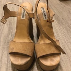 Steve Madden Nude Wedges